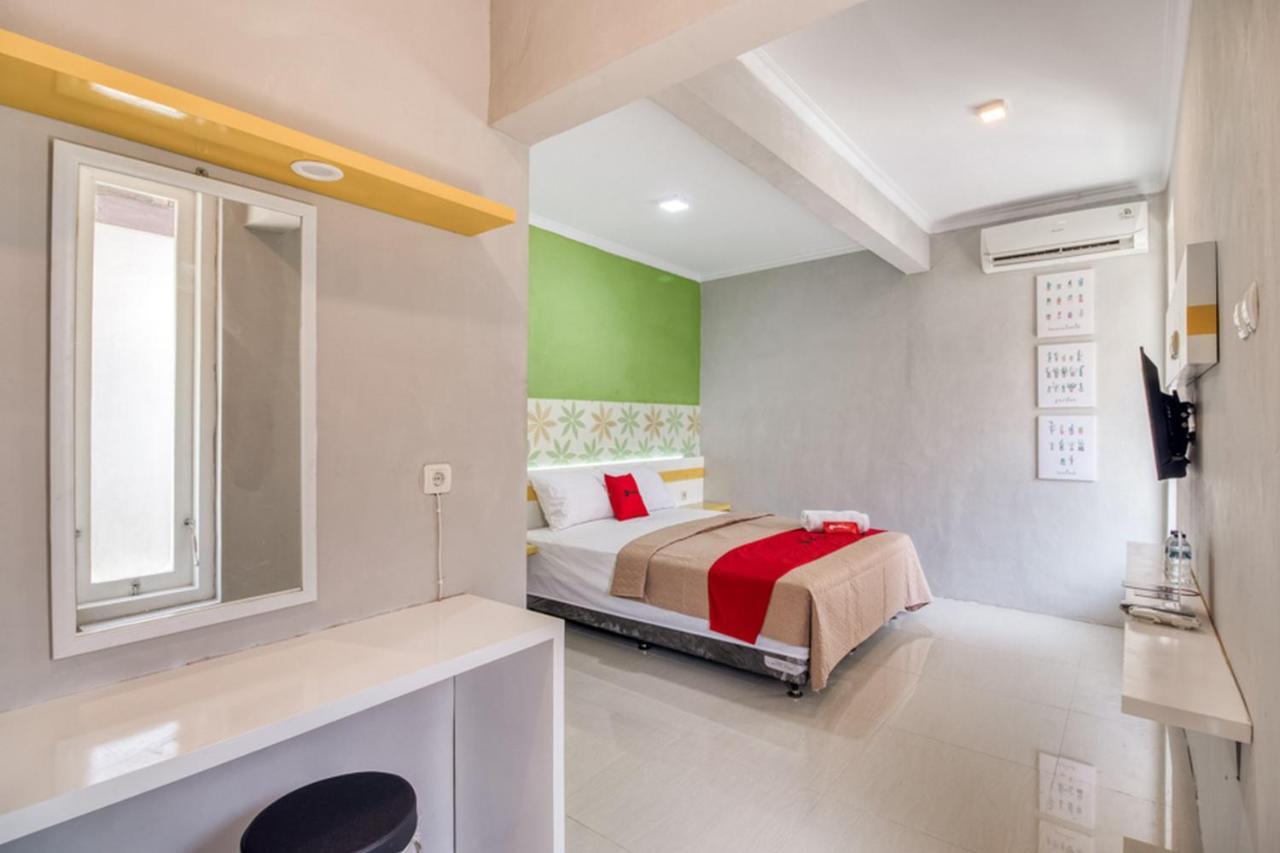เรดดอร์ซ เนียร์มาลิโอโบโร ตูกู สเตชั่น ยกยา 2 Hotel ยอกยาการ์ตา ภายนอก รูปภาพ