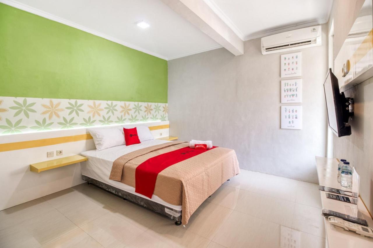 เรดดอร์ซ เนียร์มาลิโอโบโร ตูกู สเตชั่น ยกยา 2 Hotel ยอกยาการ์ตา ภายนอก รูปภาพ